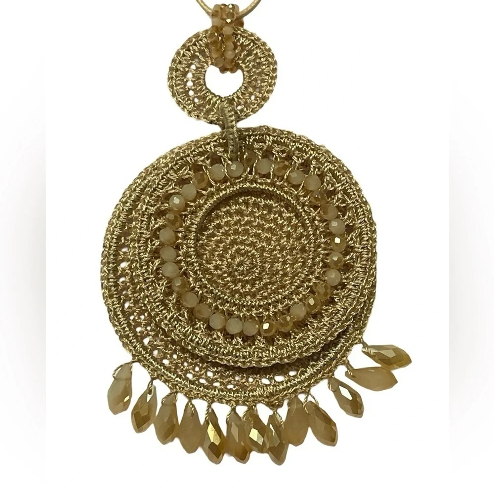 NWT Chico’s Crochet Adjustable Pendant Necklace Champagne/Cream/Tan